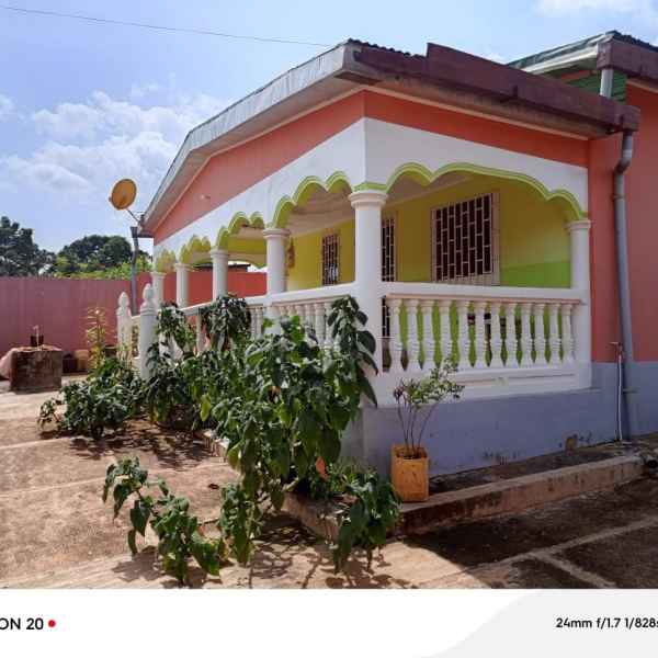UNE BELLE MAISON A DOLISIE Dolisie FCFA