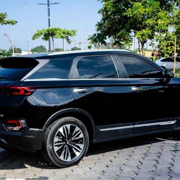 Location de véhicule FAW BERSTURN disponible Cotonou Bénin