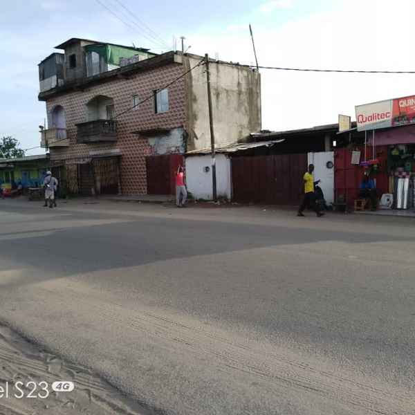 EN ALLANT AU MARCHE DE MPAKA Pointe-Noire FCFA