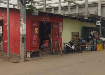 SUR LE GOUDRON DE NKOUIKOU Pointe-Noire Congo Brazzaville